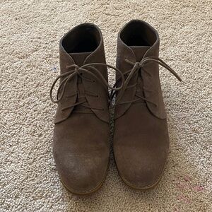 Blondo Brown Suede Ankle Boots Tie Front Size 7.5 Med Waterproof